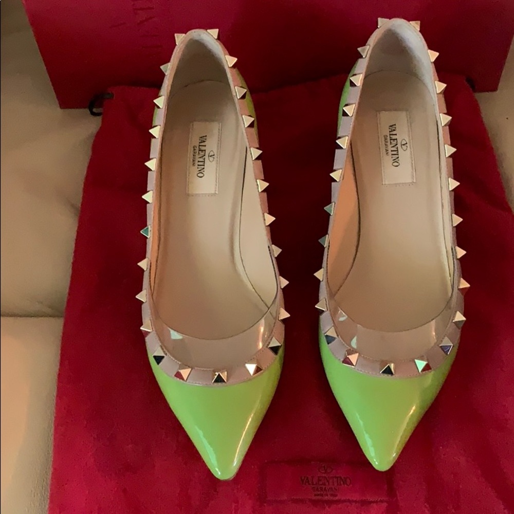Valentino Garavani lime green rockstud heels